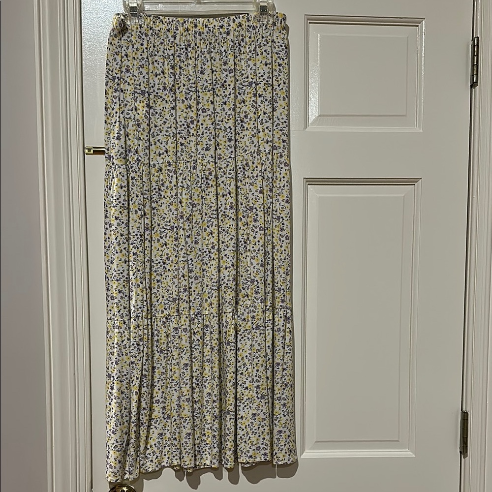 Floral 2 Piece Outfit - Picture 4 of 5